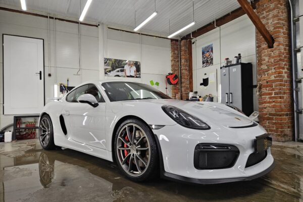 Porsche 718 Cayman Gt4