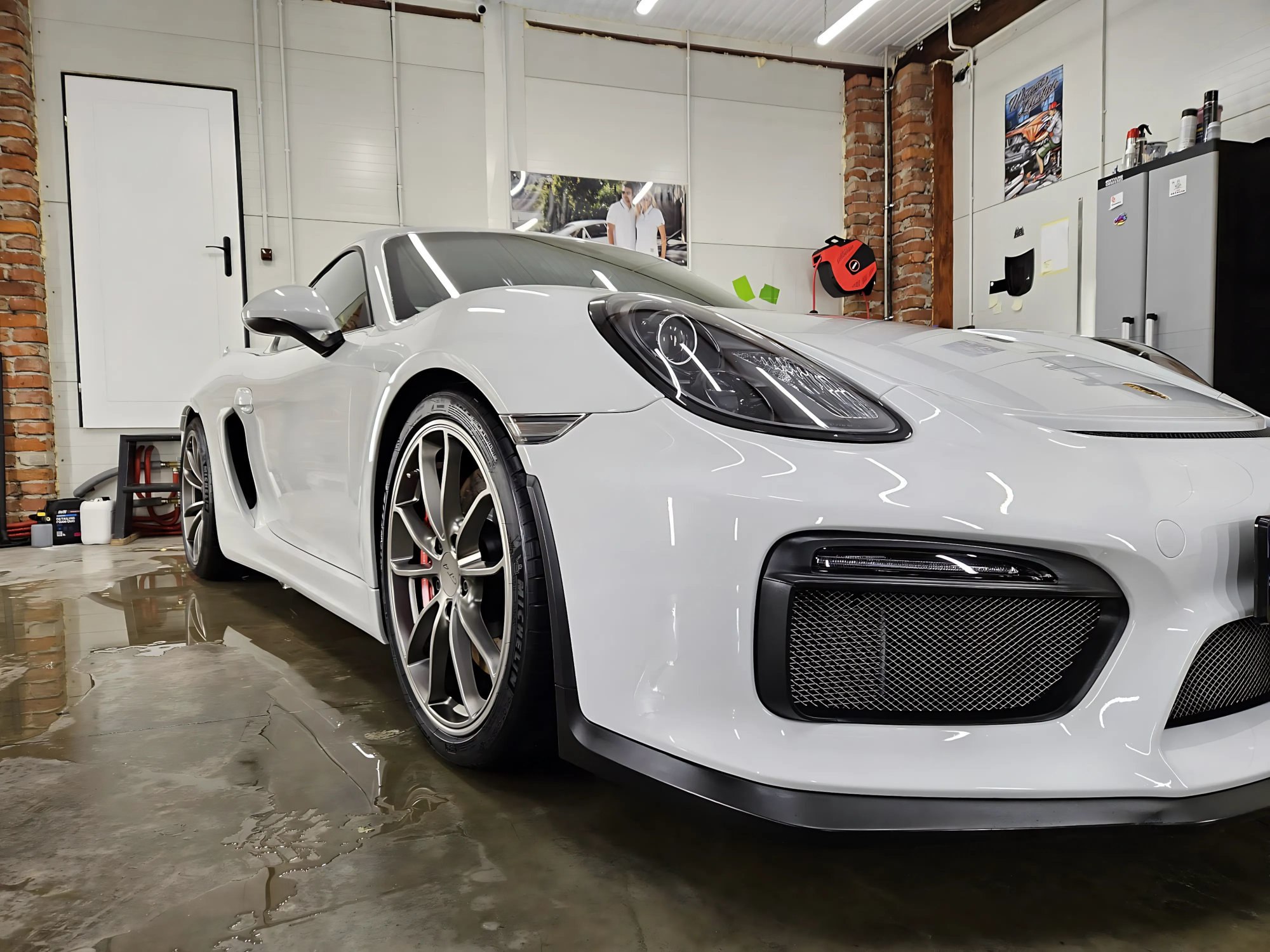 Porsche 718 Cayman Gt4