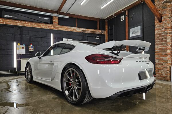 Porsche 718 Cayman Gt4