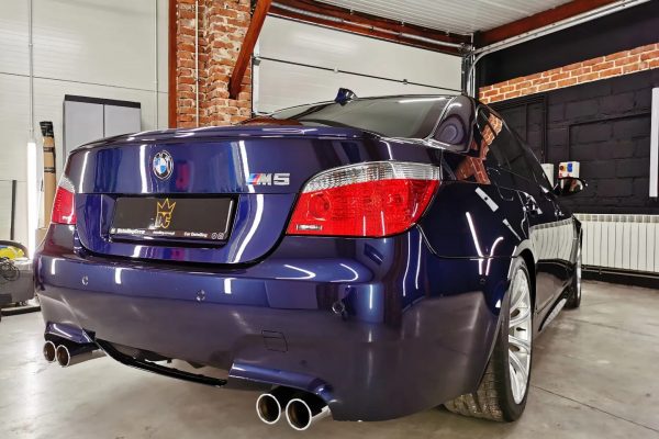 BMW M5 V10