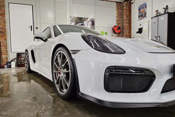 Porsche 718 Cayman Gt4