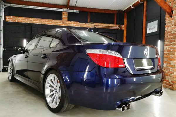 BMW M5 V10