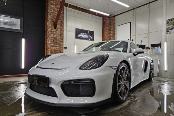 Porsche 718 Cayman Gt4
